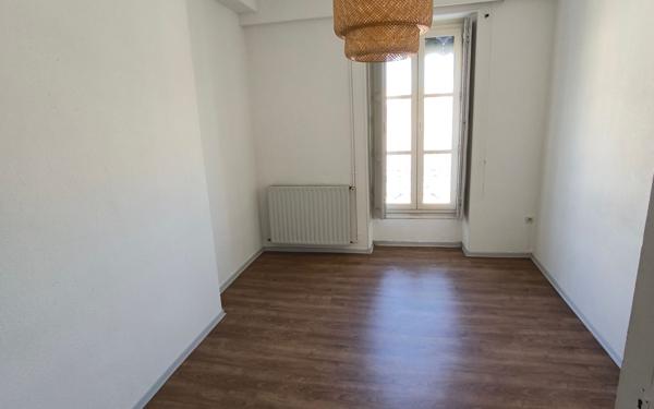 Appartement à vendre    3 pièces • 73 m2 Nîmes