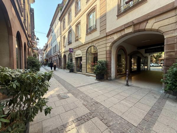 Fonds de commerce à vendre STRASBOURG (67)/ CARRÉ D'OR