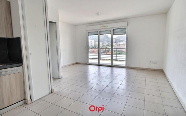 Appartement à vendre    3 pièces • 61 m2 Marseille 10