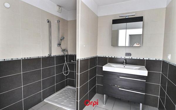 Appartement à vendre    3 pièces • 61 m2 Marseille 10