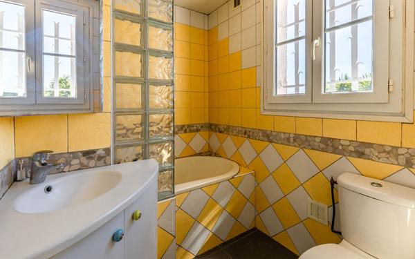 Maison à vendre    4 pièces • 83,27 m2 Sanary-sur-Mer
