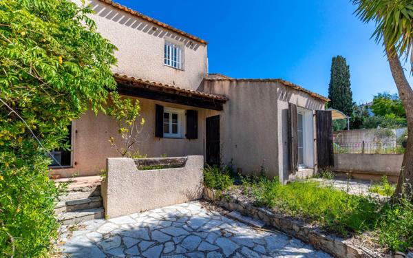 Maison à vendre    4 pièces • 83,27 m2 Sanary-sur-Mer