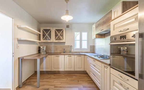 Maison à vendre    4 pièces • 83,27 m2 Sanary-sur-Mer
