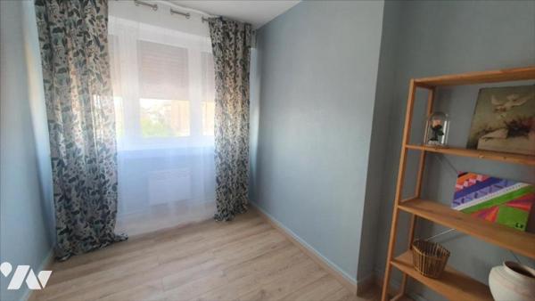 IMMEUBLE MIXTE (local commercial et 2 appartements)