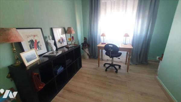 IMMEUBLE MIXTE (local commercial et 2 appartements)