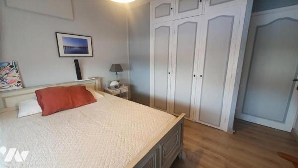 IMMEUBLE MIXTE (local commercial et 2 appartements)