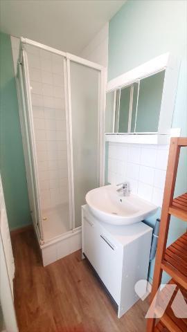 IMMEUBLE MIXTE (local commercial et 2 appartements)