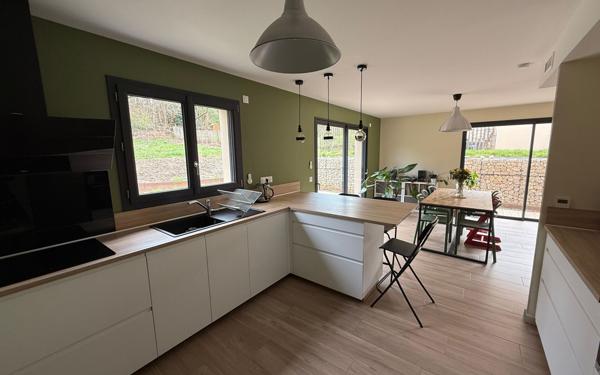 Maison à vendre    5 pièces •  Vienne