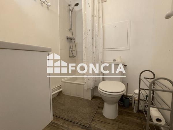 Location Studio meublé 21.7 m² - 62 ET 64 RUE ALFRED KASTLER La Rochelle 17000