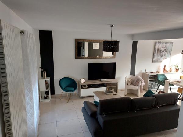 Magnifique Maison de 4 Chambres avec Jardin Clos, Quartier Hôpital Université