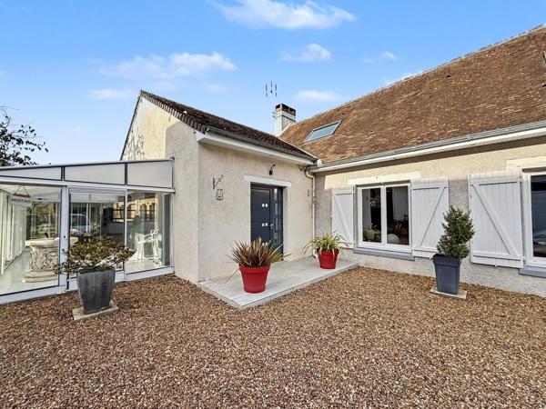 Maison familiale de 149 m² avec dépendance, piscine et grand terrain – Changé