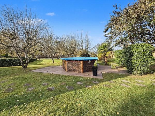 Maison familiale de 149 m² avec dépendance, piscine et grand terrain – Changé