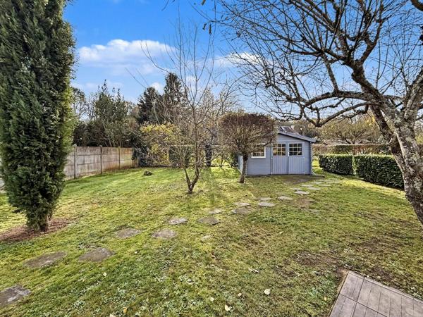 Maison familiale de 149 m² avec dépendance, piscine et grand terrain – Changé