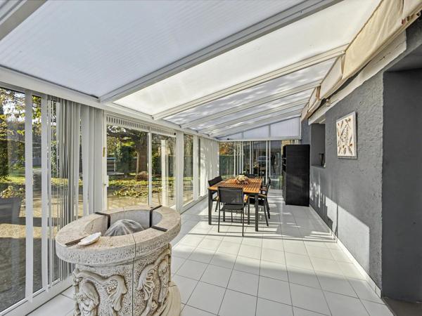 Maison familiale de 149 m² avec dépendance, piscine et grand terrain – Changé