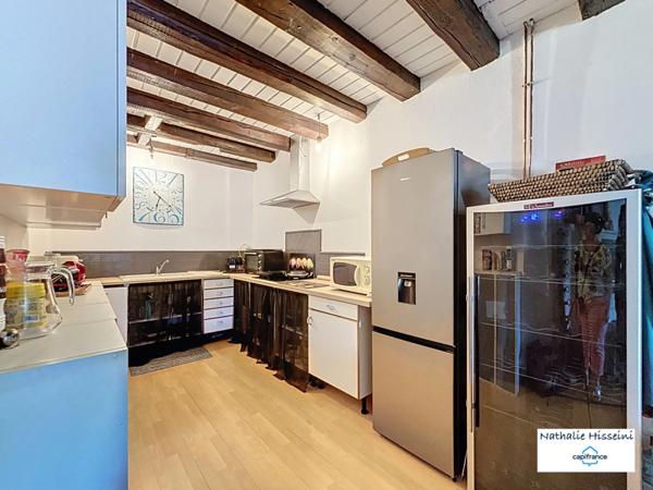 Grande bâtisse de caractère à RUOMS (07)