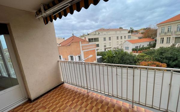 Appartement à vendre    4 pièces • 81 m2 Bandol