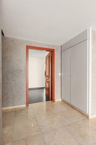 A Mandelieu un appartement avec une Chambre et beau jardin
