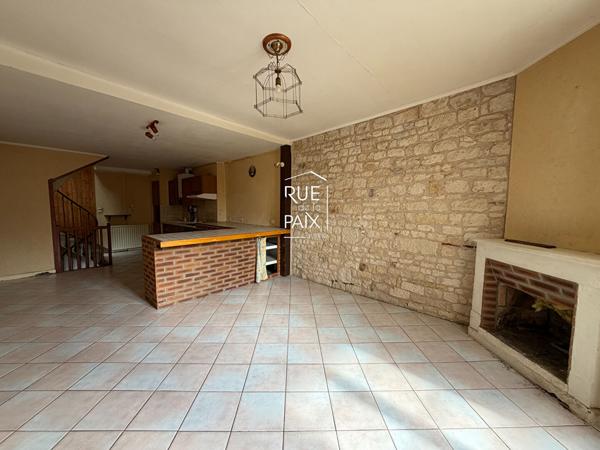 79400 SAINT MAIXENT L ECOLE Maison de ville 87m2 - idéal investissement locaatif
