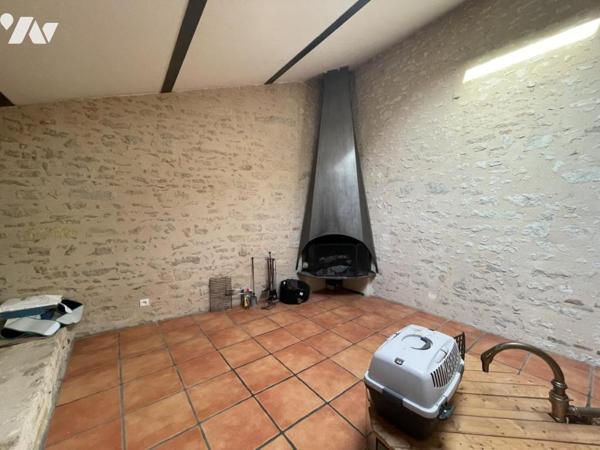 Ensemble immobilier constitué de trois logements locatifs.