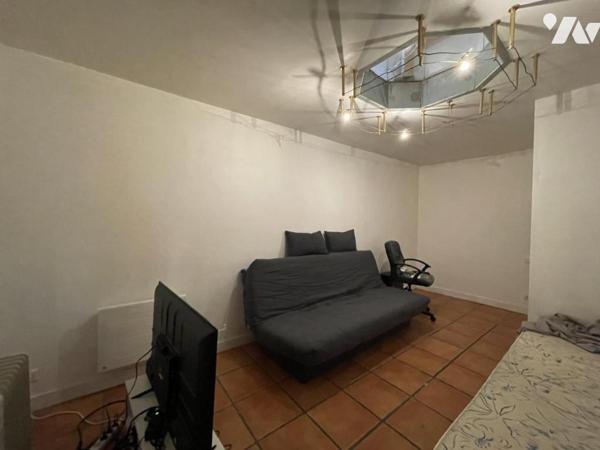 Ensemble immobilier constitué de trois logements locatifs.