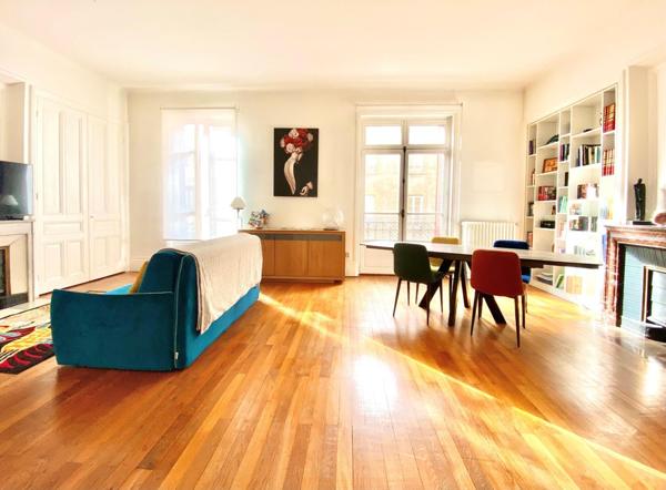 Appartement bourgeois 4 pièces 117 m²