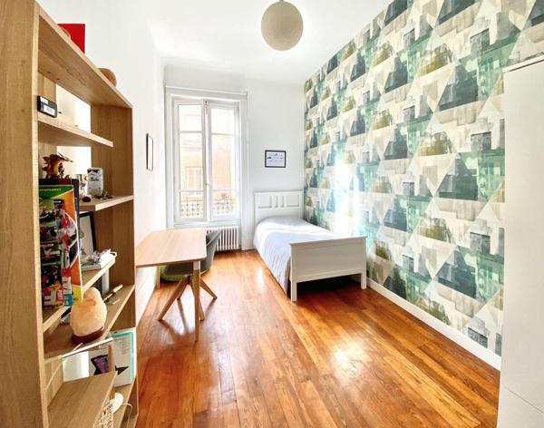 Appartement bourgeois 4 pièces 117 m²