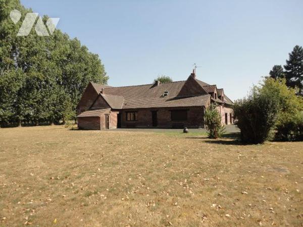 A VENDRE sur NIEPPE dans le NORD (59)- Magnifique FERME rénovée sur et avec  1 hectare de terra...