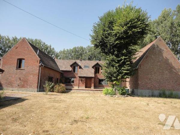 A VENDRE sur NIEPPE dans le NORD (59)- Magnifique FERME rénovée sur et avec  1 hectare de terra...