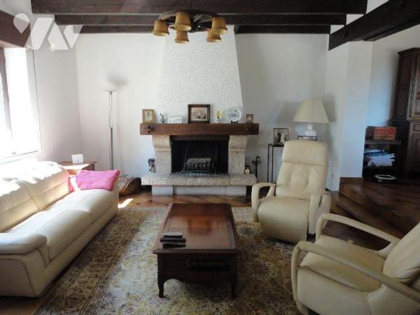A VENDRE sur NIEPPE dans le NORD (59)- Magnifique FERME rénovée sur et avec  1 hectare de terra...
