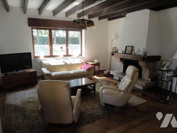 A VENDRE sur NIEPPE dans le NORD (59)- Magnifique FERME rénovée sur et avec  1 hectare de terra...