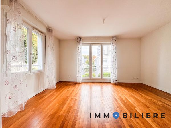 LORIENT CENTRE – Immeuble de 2 appartements avec jardins et stationnements. Vous serez aussi intéressé par