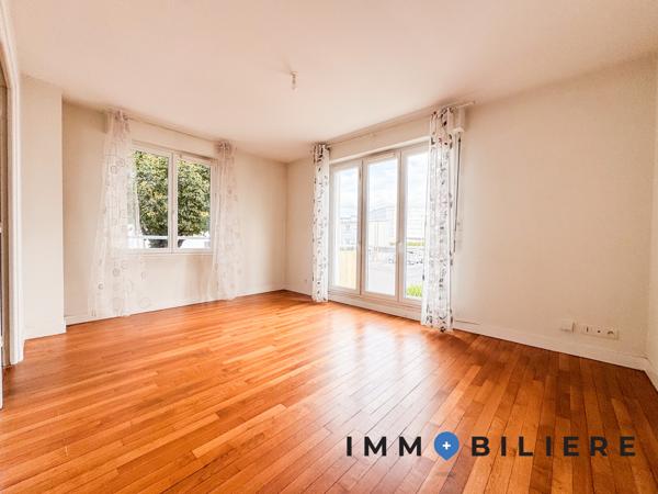 LORIENT CENTRE – Immeuble de 2 appartements avec jardins et stationnements. Vous serez aussi intéressé par