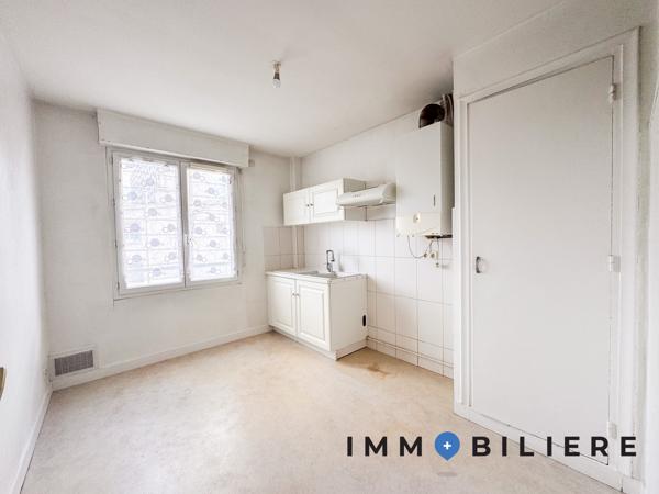 LORIENT CENTRE – Immeuble de 2 appartements avec jardins et stationnements. Vous serez aussi intéressé par