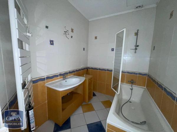 Appartement à louer 4 pièces 111.23m² Angoulême (16000)