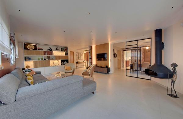 Maison individuelle CHEVRY COSSIGNY - 8 pièces - 190m2