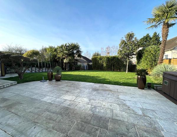 Maison individuelle CHEVRY COSSIGNY - 8 pièces - 190m2