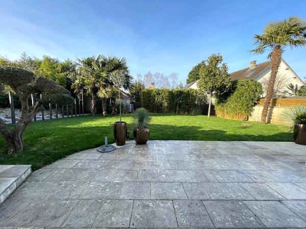 Maison individuelle CHEVRY COSSIGNY - 8 pièces - 190m2