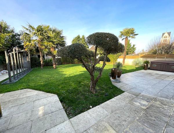 Maison individuelle CHEVRY COSSIGNY - 8 pièces - 190m2