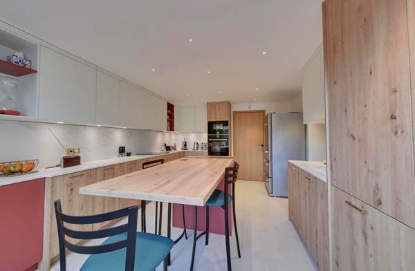 Maison individuelle CHEVRY COSSIGNY - 8 pièces - 190m2