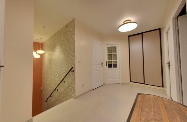 Maison individuelle CHEVRY COSSIGNY - 8 pièces - 190m2