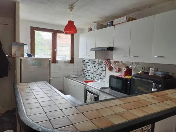 Vente                                                      Appartement
                        
                     3 pièces                      60 m2                     à Villers-Cotterêts