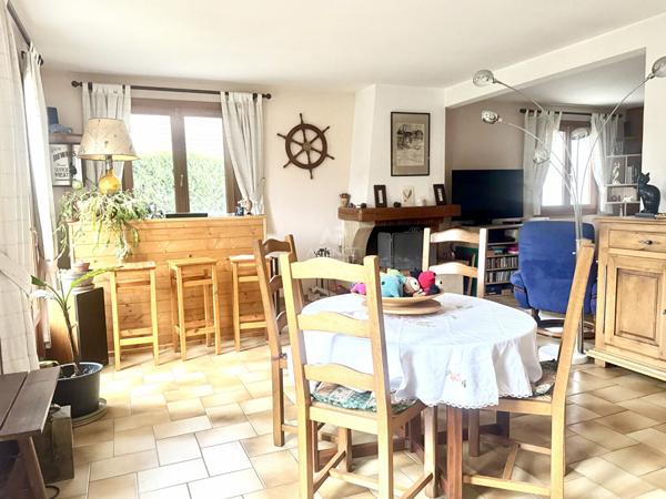 Maison à vendre - 5 pièces à LES CLAYES SOUS BOIS 449 500 € **  - Référence  7942