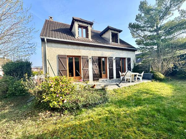 Maison à vendre - 5 pièces à LES CLAYES SOUS BOIS 449 500 € **  - Référence  7942