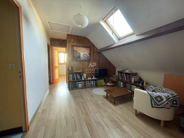 Maison à vendre - 5 pièces à LES CLAYES SOUS BOIS 449 500 € **  - Référence  7942