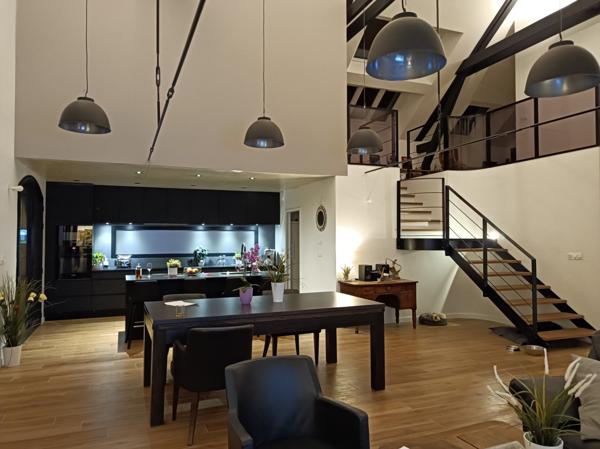 Vif (38450) Bâtisse de charme rénovée 231 m2 sur 4200 m² de terrain