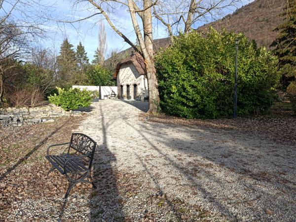 Vif (38450) Bâtisse de charme rénovée 231 m2 sur 4200 m² de terrain