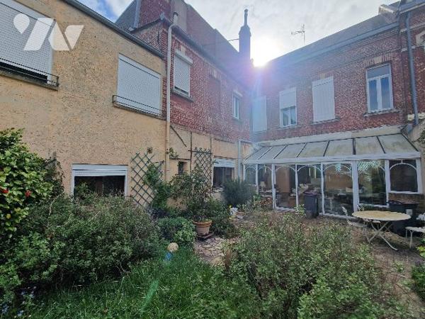 Immeuble/Maison - SAINT-QUENITN