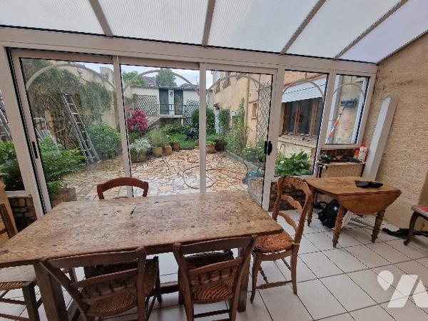 Immeuble/Maison - SAINT-QUENITN