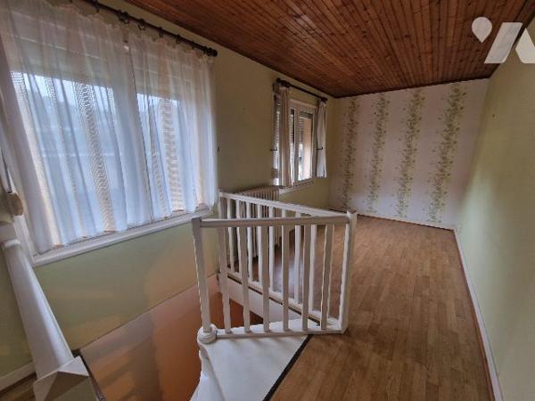 Immeuble/Maison - SAINT-QUENITN