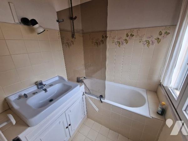 Immeuble/Maison - SAINT-QUENITN